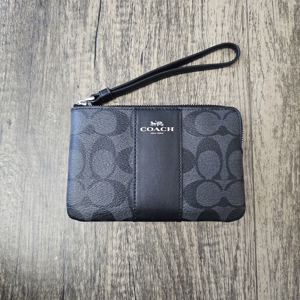 Coach Signature Black Wristlet